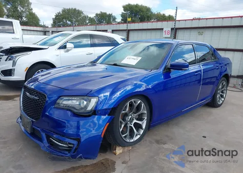 2018 Chrysler 300 300S z USA, uszkodzony, nr VIN 2C3CCABG7JH243858